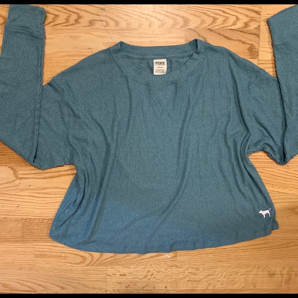 NWOT VICTORIAS SECRT PINK perfect sweater
